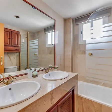Vb Quilla 3br Duplex W Sea Views *